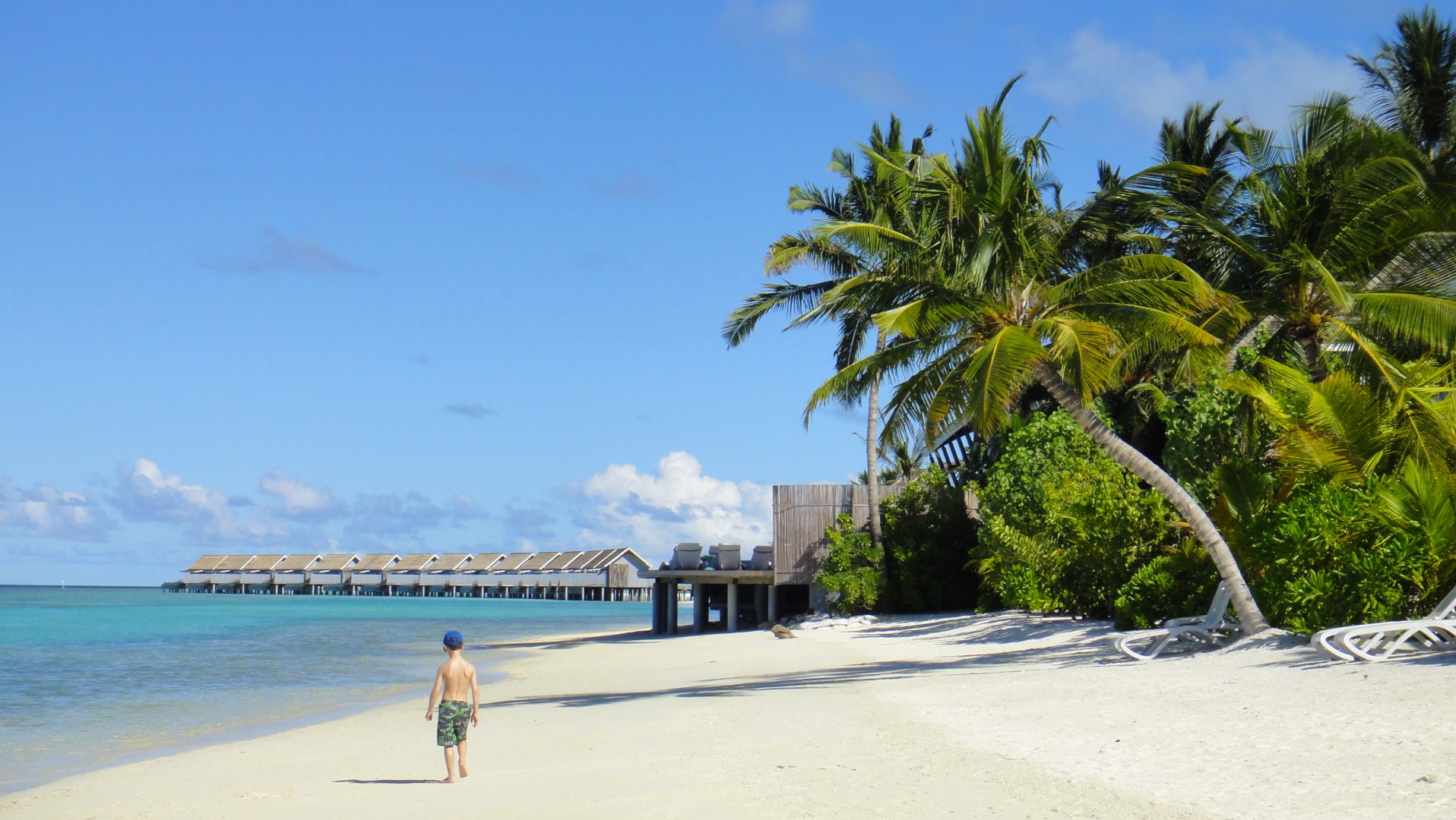 Clément part vers le banc de sable