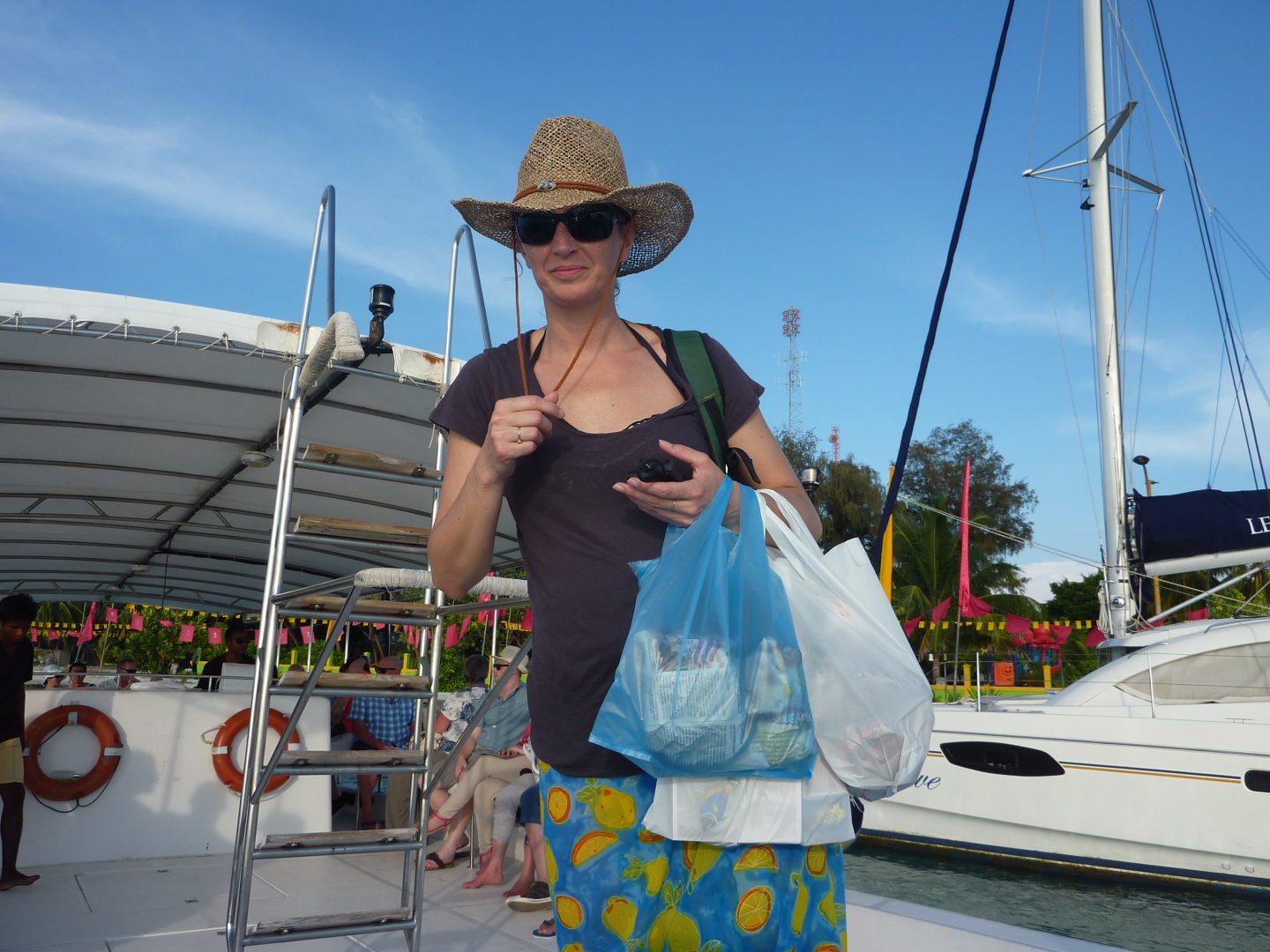 Caro vient de faire les courses à Rasdhoo