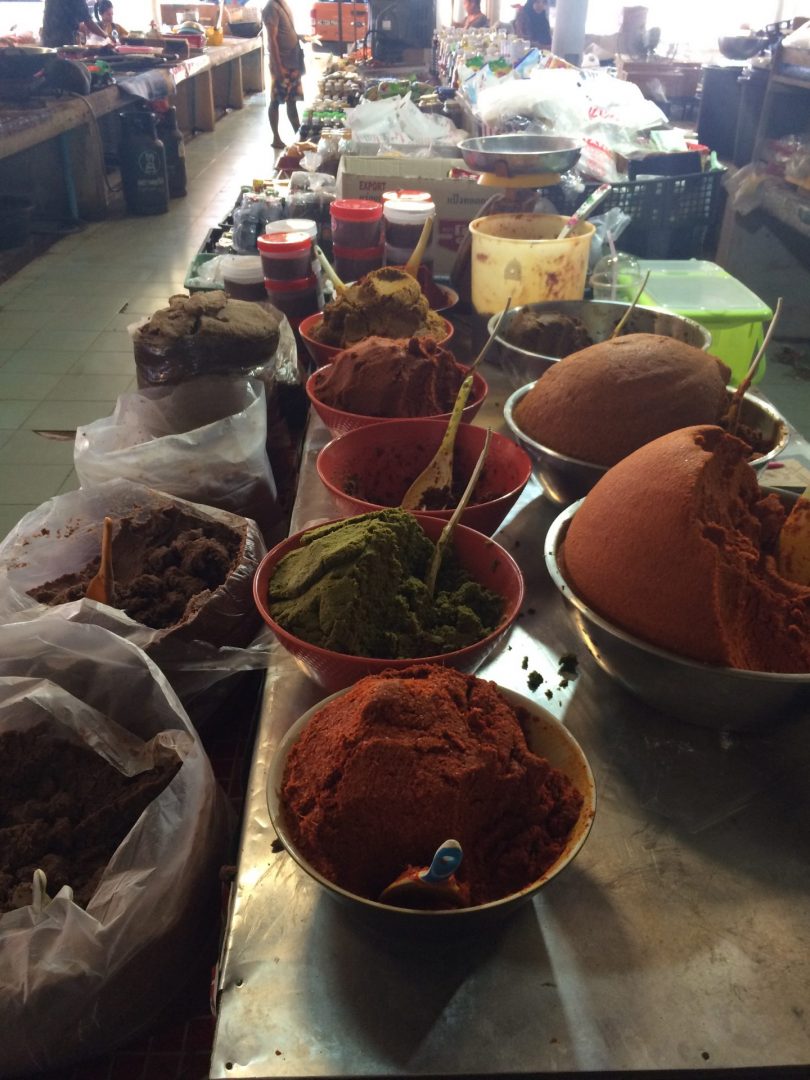 Pâtes à Curry, Pad Thaï et autres plats locaux