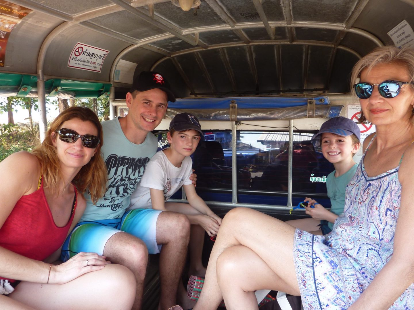 Départ en Taxi vers White Sand Beach