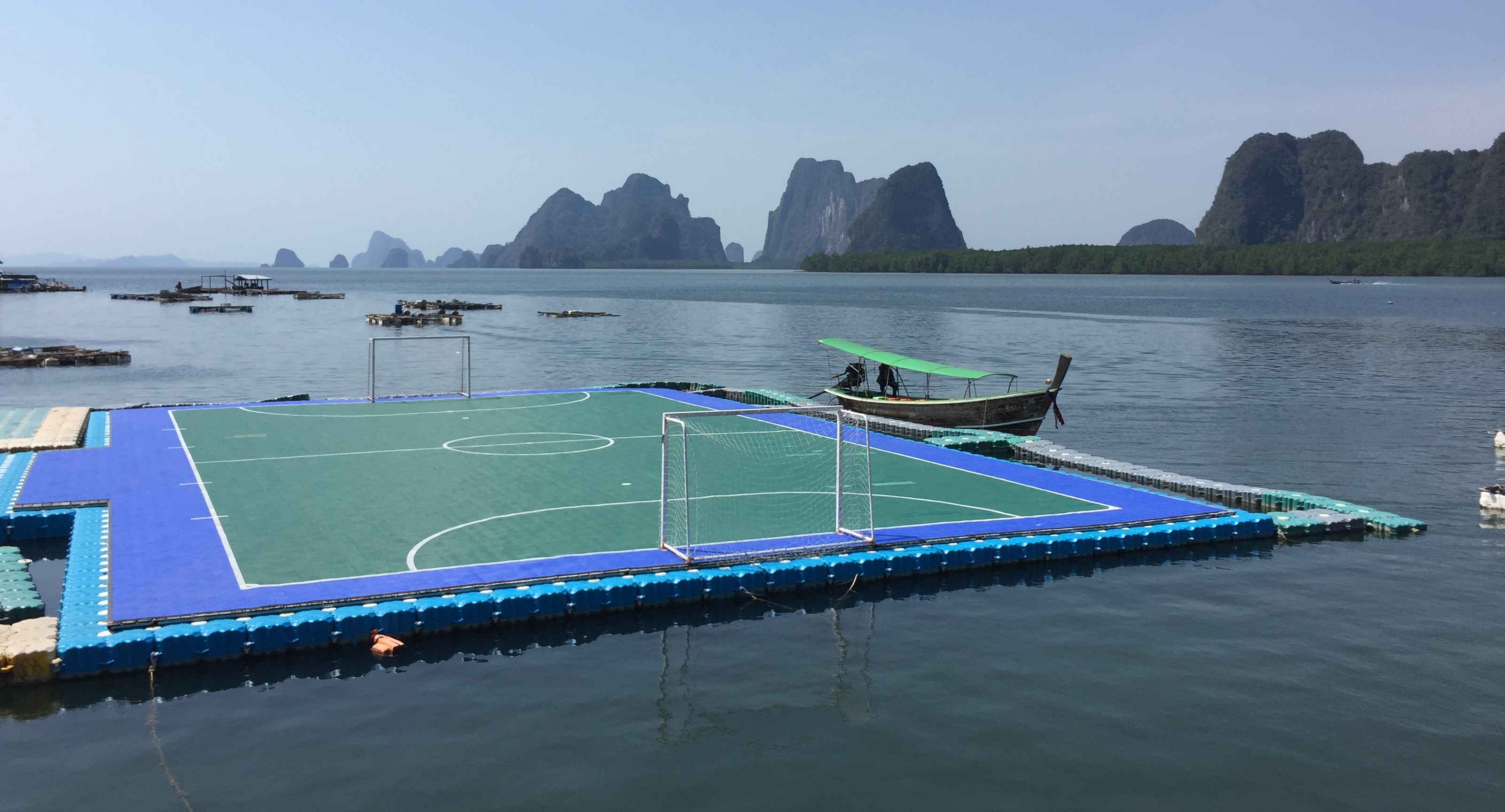 Terrain de Foot flottant de Koh Panee