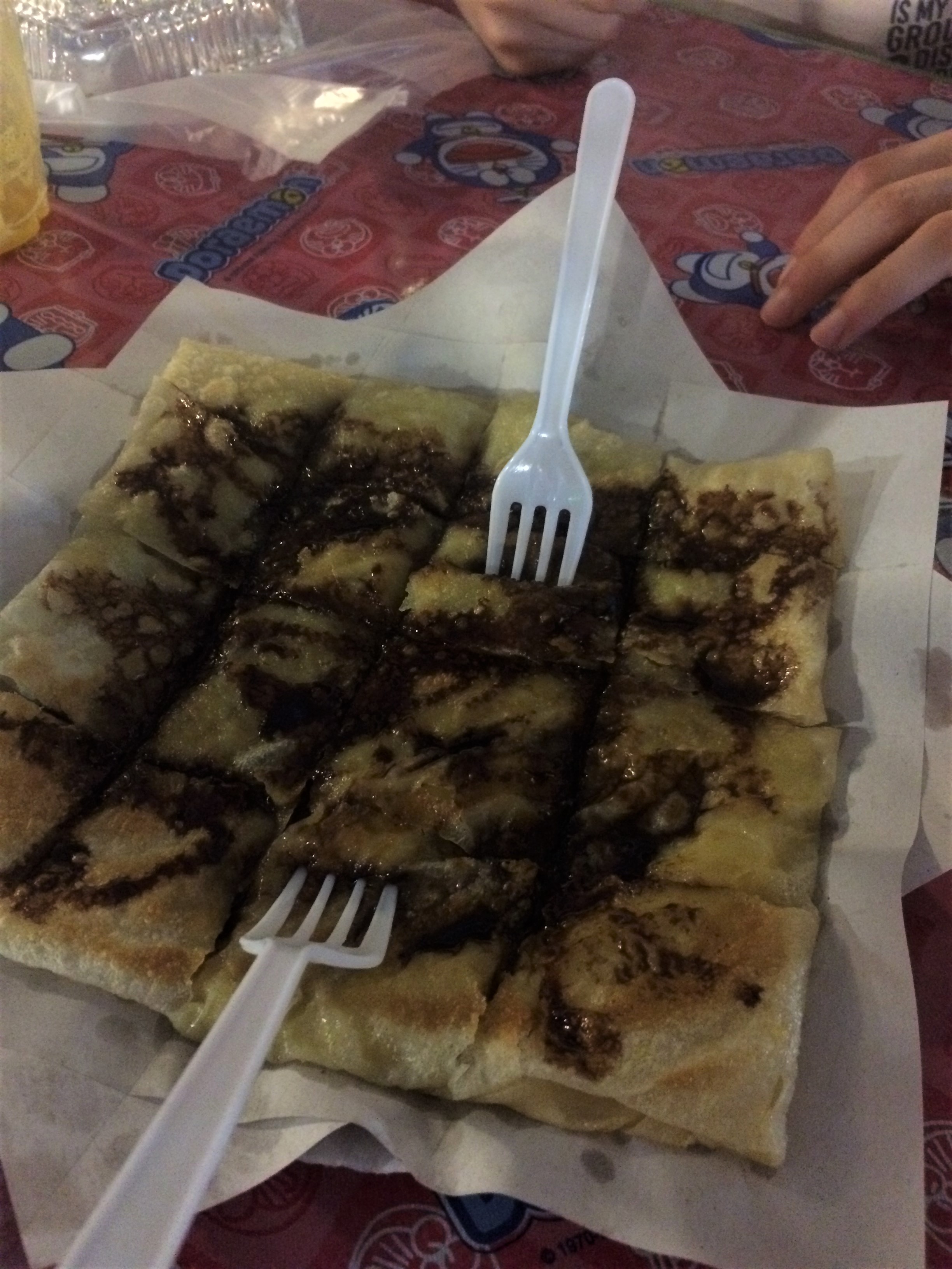 Il y a du chocolat mais y-a-t-il des bananes ?