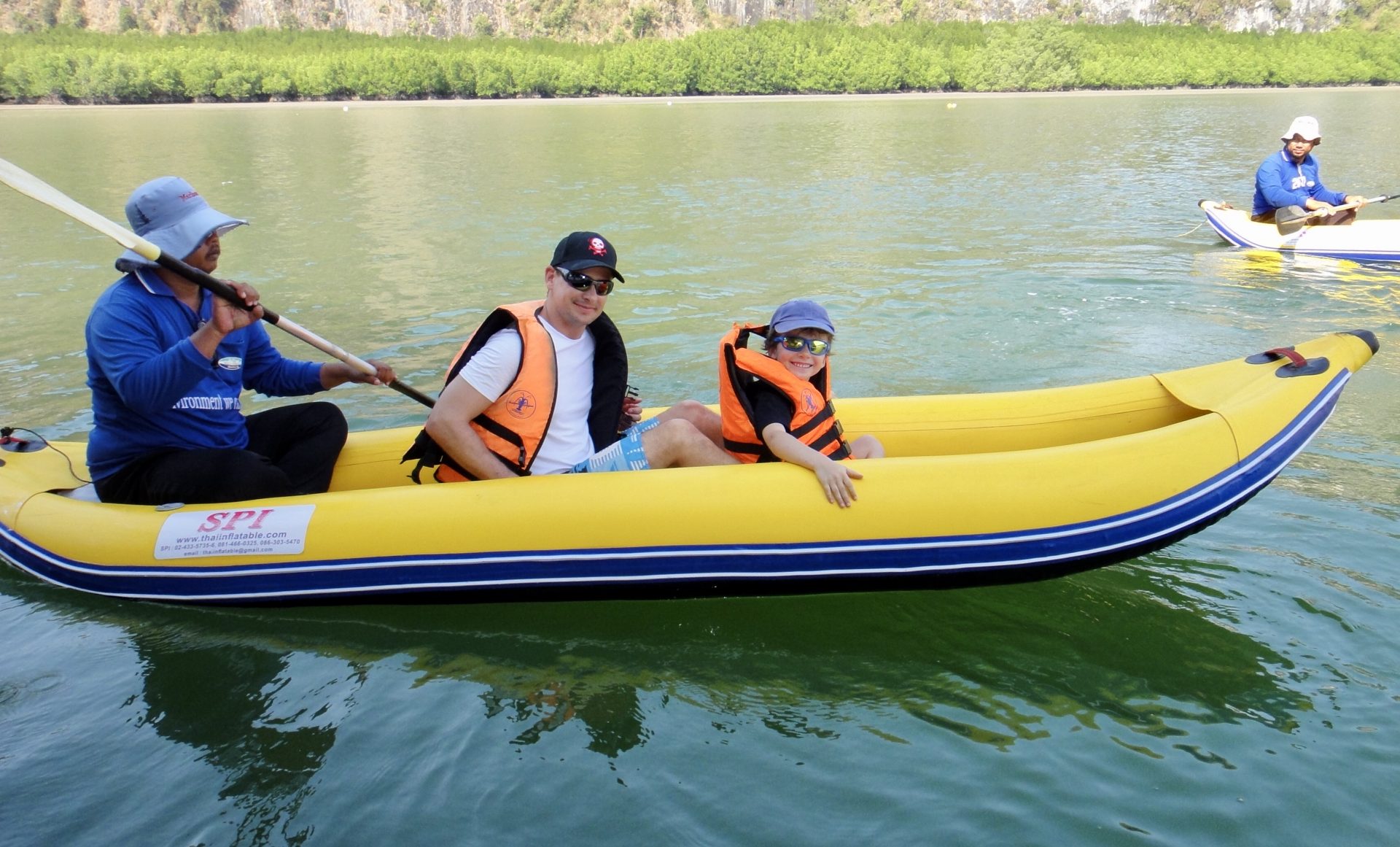 Mathieu et Robin qui partent en canoë