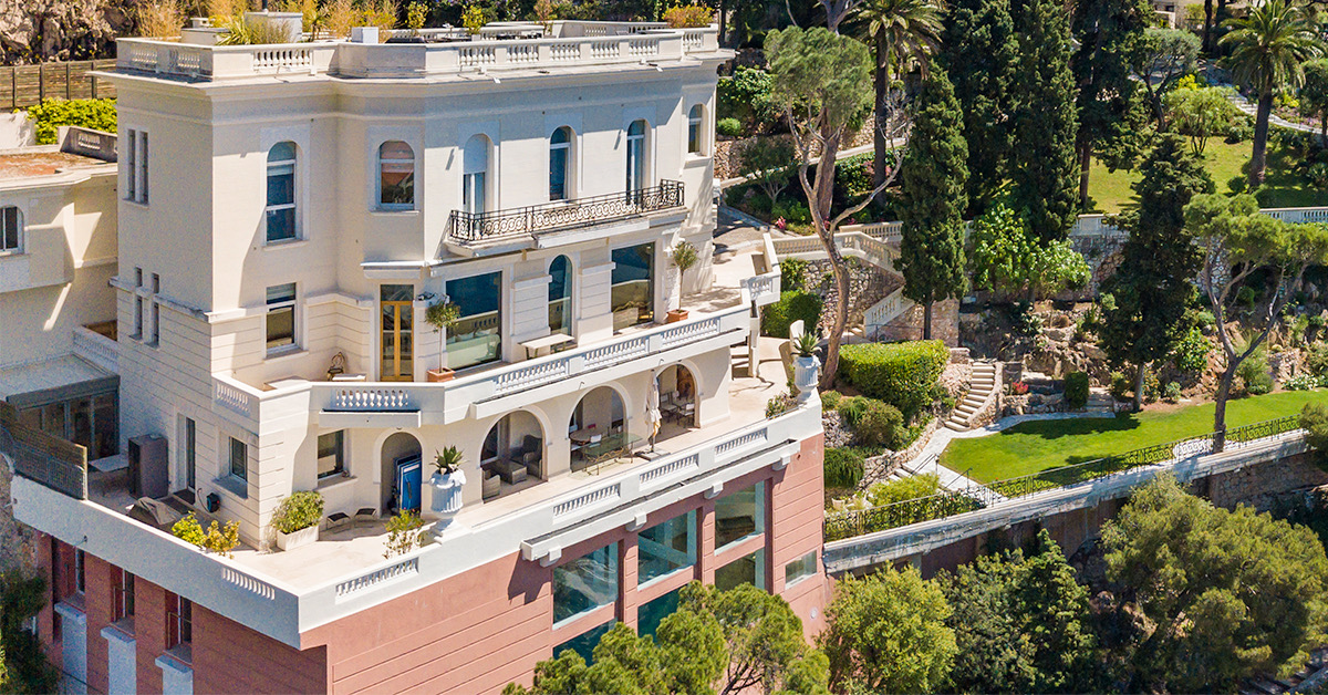 La villa et les jardins en terrasse