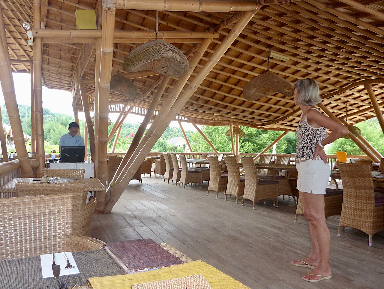 Pour ce soir même si le temps se dégrade on sera au sec pour manger