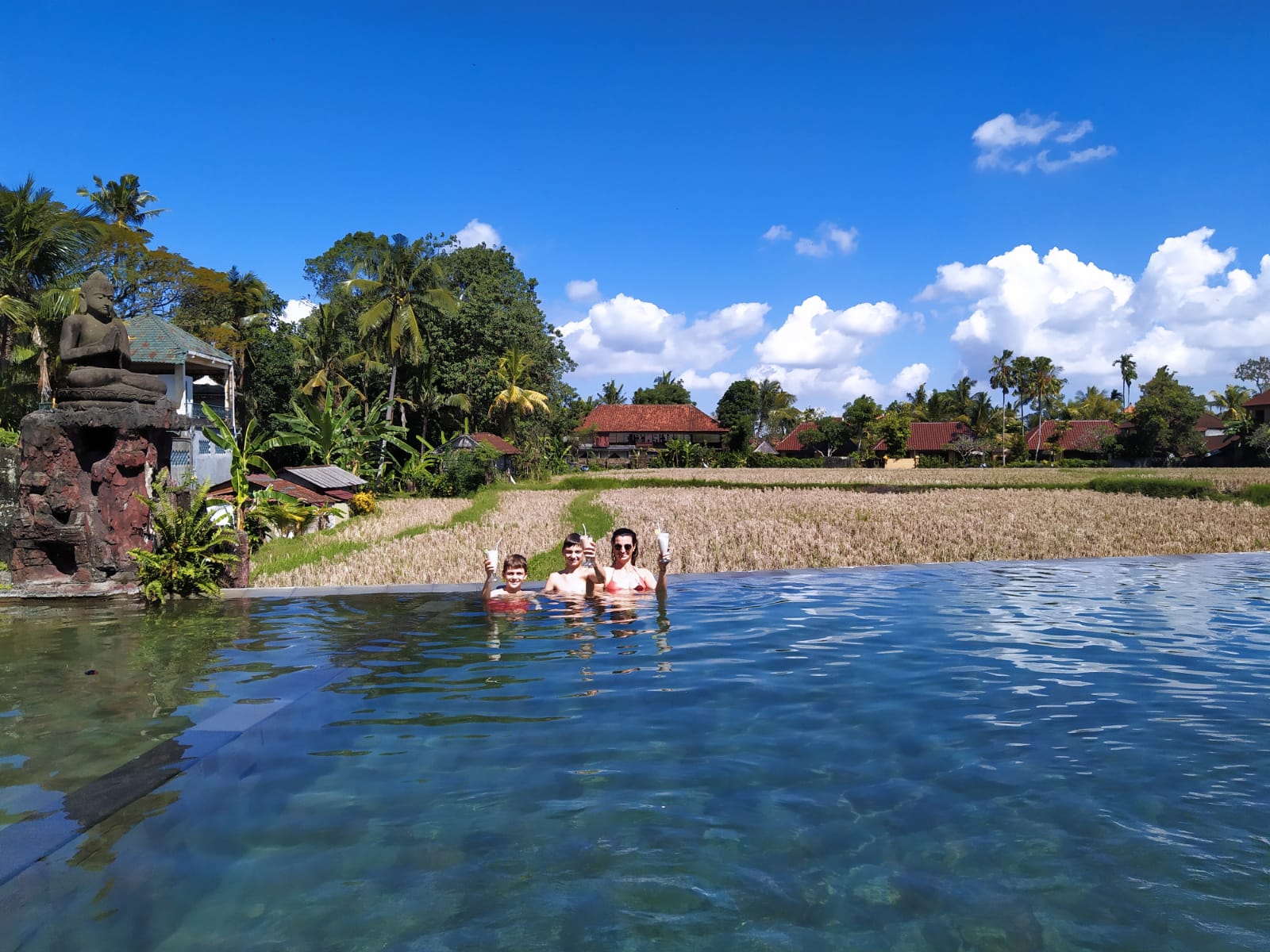Enfin un peu de temps pour prendre un verre à la piscine