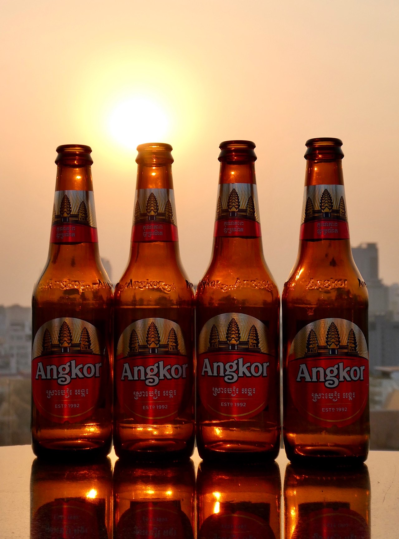 Coucher de soleil sur Angkor à la piscine du Glow Park Hôtel à Phnom Penh