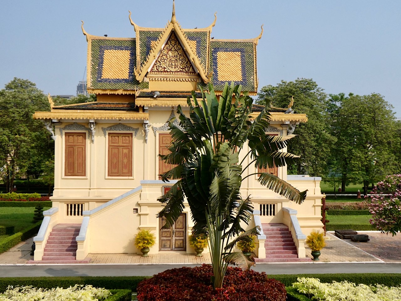 Bâtiment utilisé par le roi pour le départ de ses balades en éléphant. A l’intérieur, il y a un lit pour qu’il puisse se reposer.