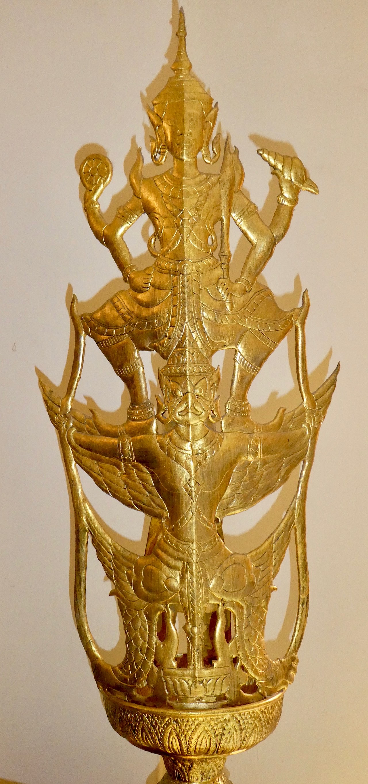 Haut d’un étendard royal