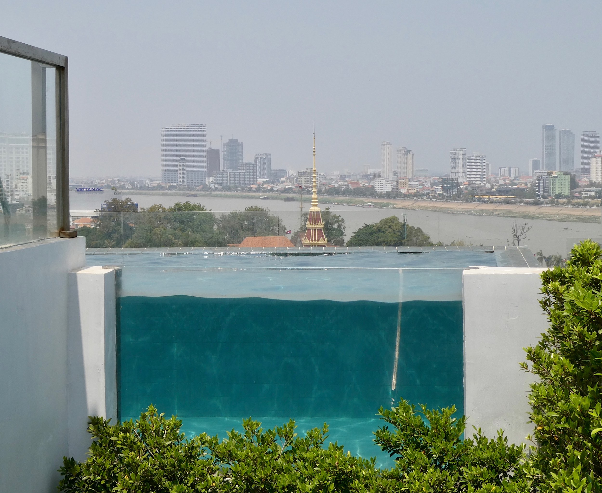 Partie vitrée de la piscine