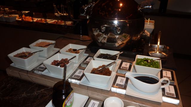 Plein de sauces et accompagnements