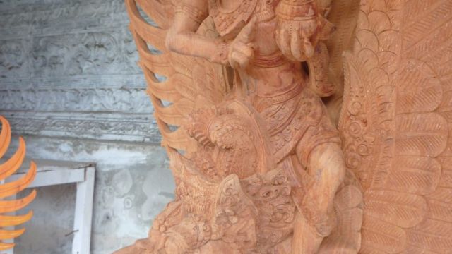 Garuda transportant Vishnou