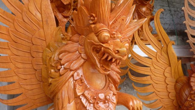 Variante de Garuda (ou bien c’est un autre Dieu)