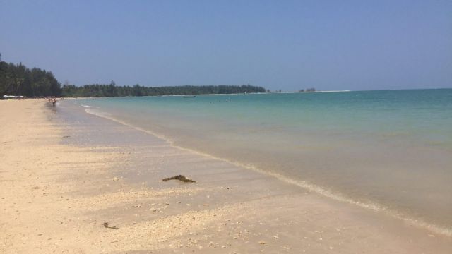 Coconuts Beach (partie gauche de White Sand Beach)