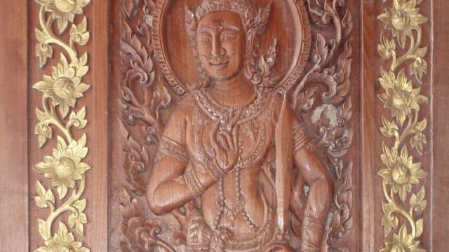 Une porte du temple